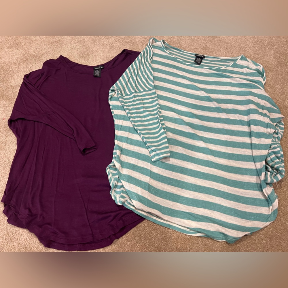 Lot of 2 Women’s RUE21 Brand Size Medium Dolman Sleeve Tops EUC!!